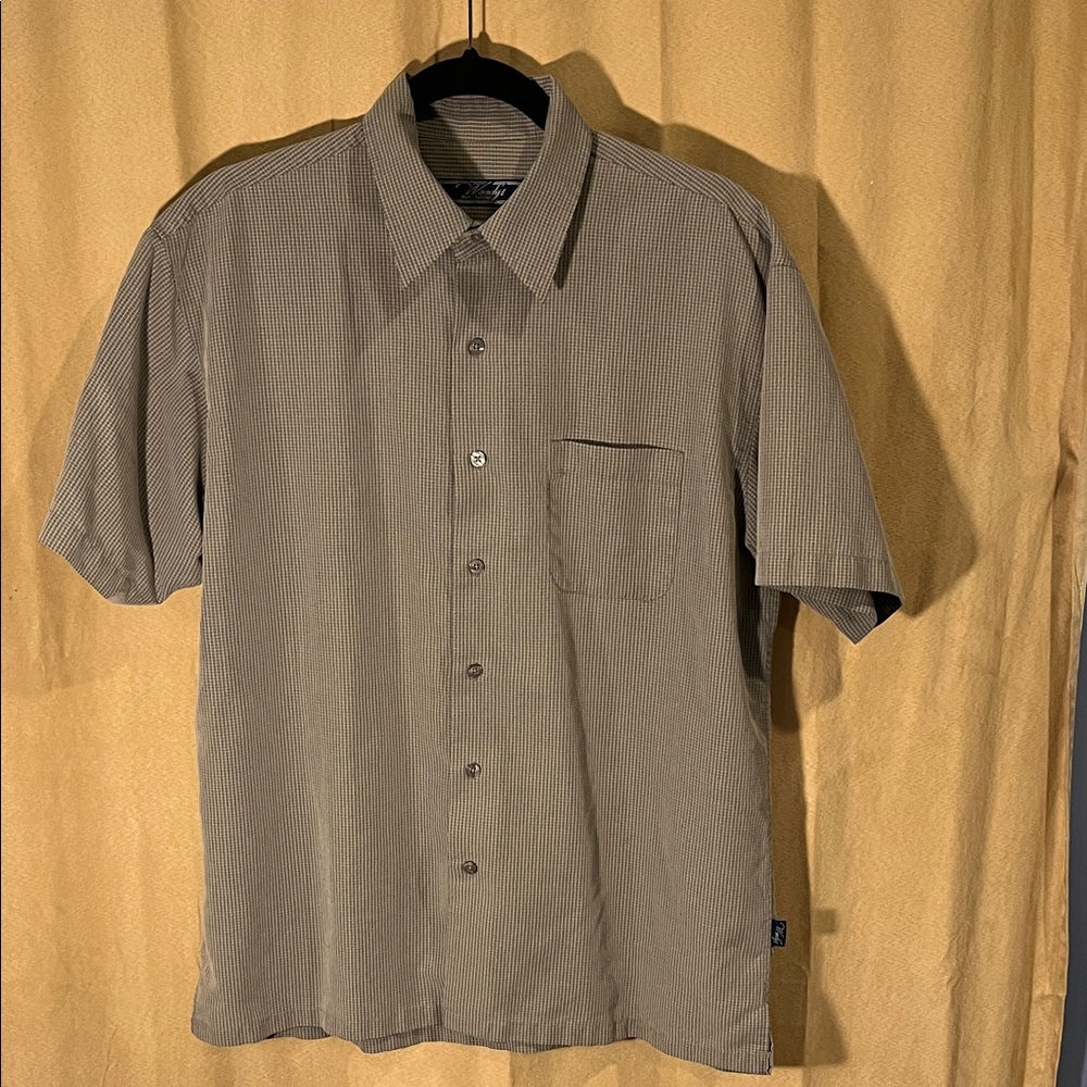 Woody’s Retro Lounge Men's Short-Sleeve Button-Up Shirt in Olive Green